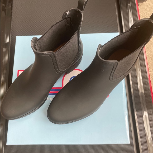 Beautiful Jeffrey Campbell Rain Boots! - Picture 5 of 9